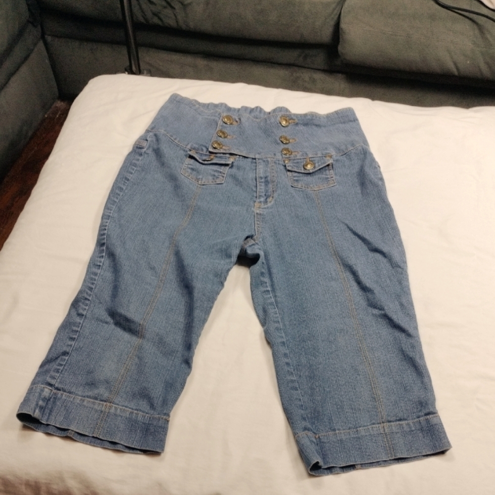 What's Hot Women's Jean Capris Size 16 - Picture 1 of 15